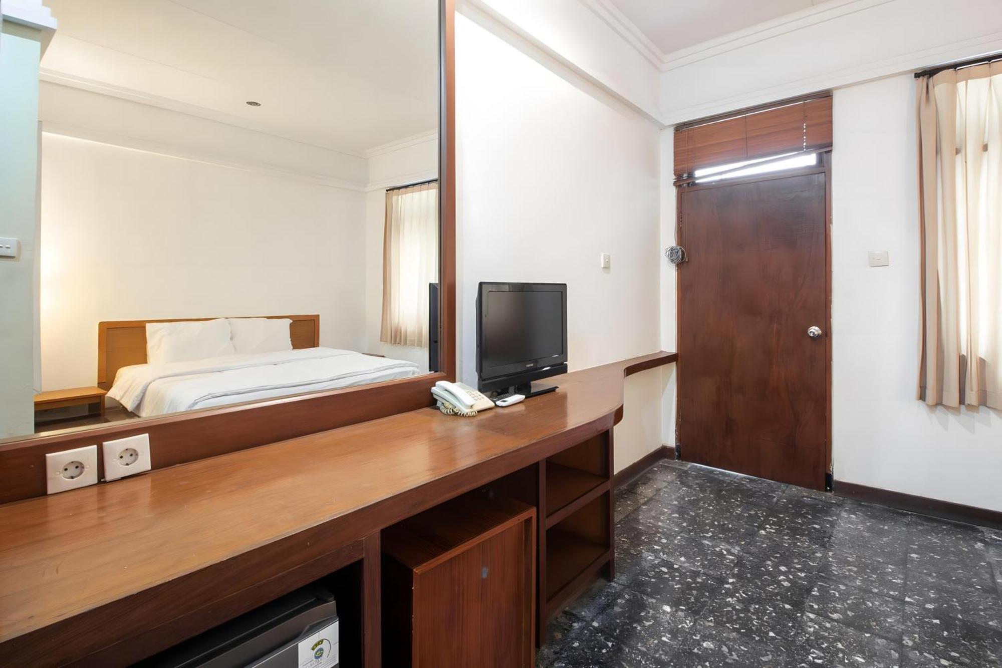 Capital O 93809 Wida Hotel レギャン エクステリア 写真