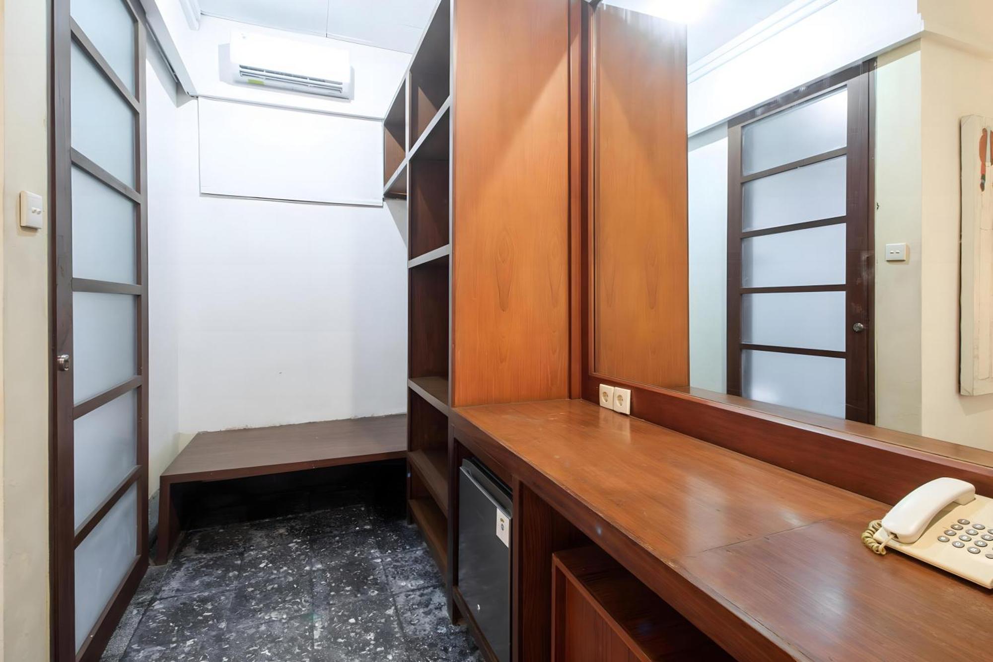 Capital O 93809 Wida Hotel レギャン エクステリア 写真