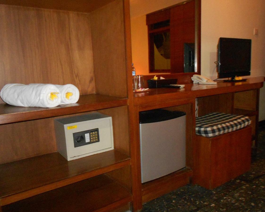 Capital O 93809 Wida Hotel レギャン エクステリア 写真